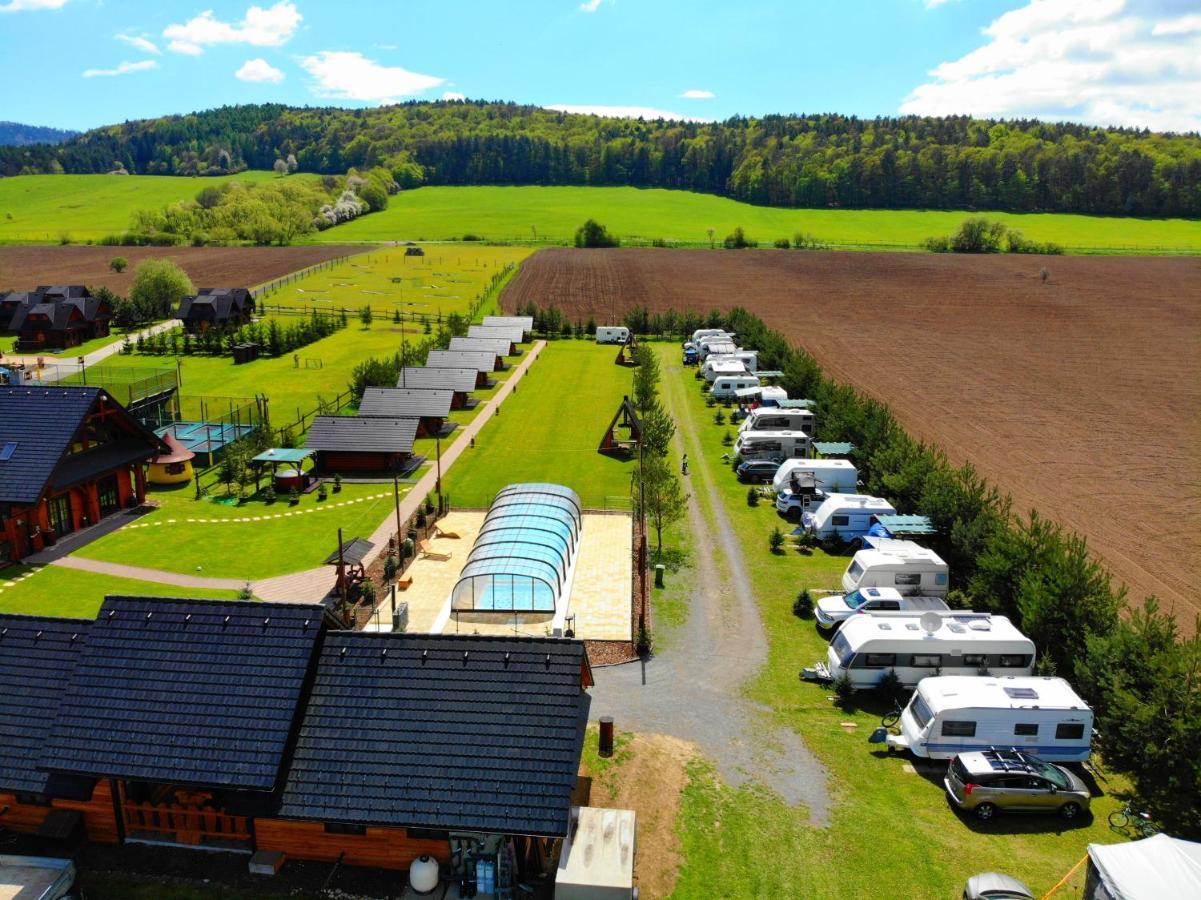 Camp Pacho Hotel Prievidza Buitenkant foto