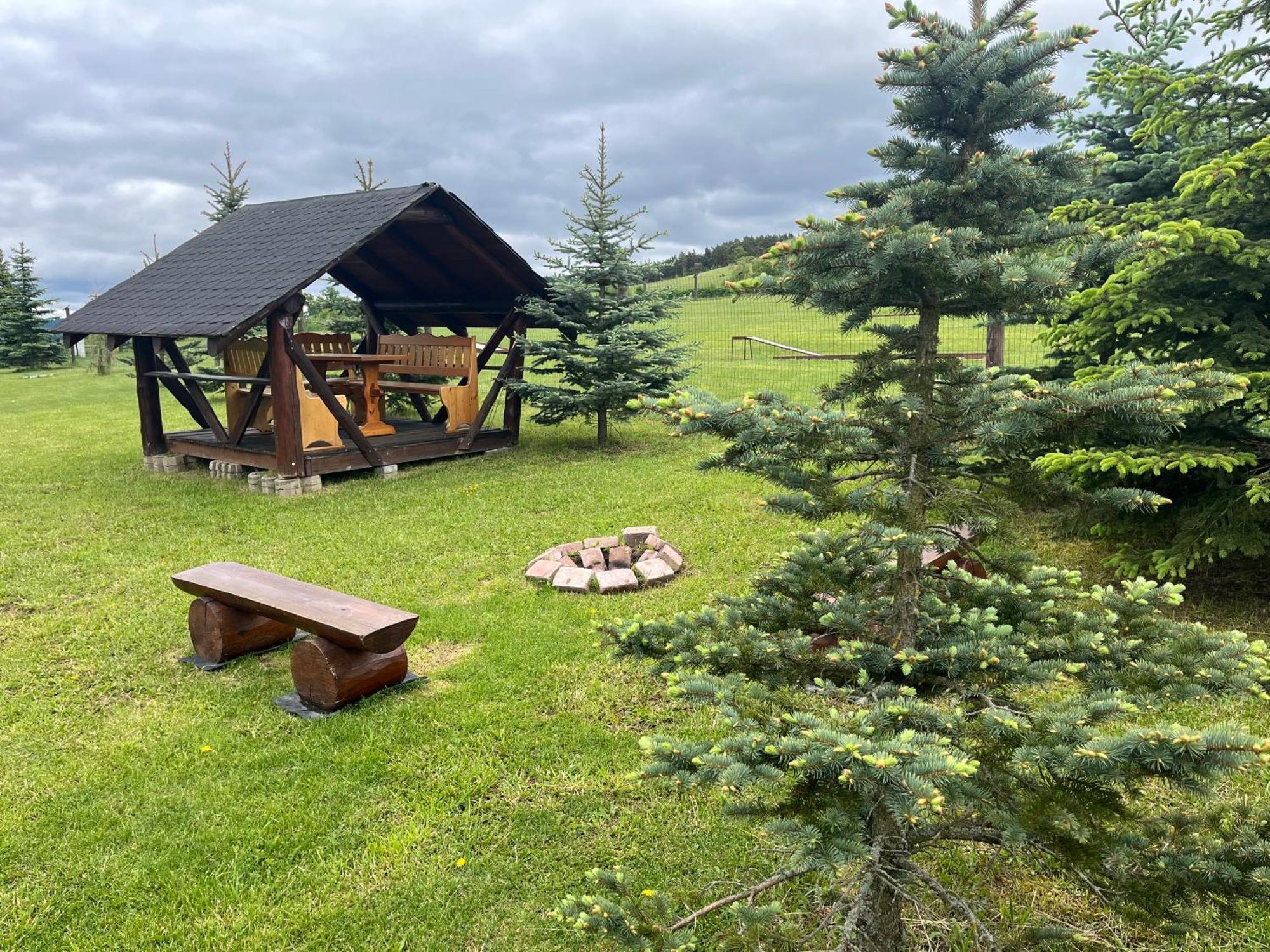 Camp Pacho Hotel Prievidza Buitenkant foto